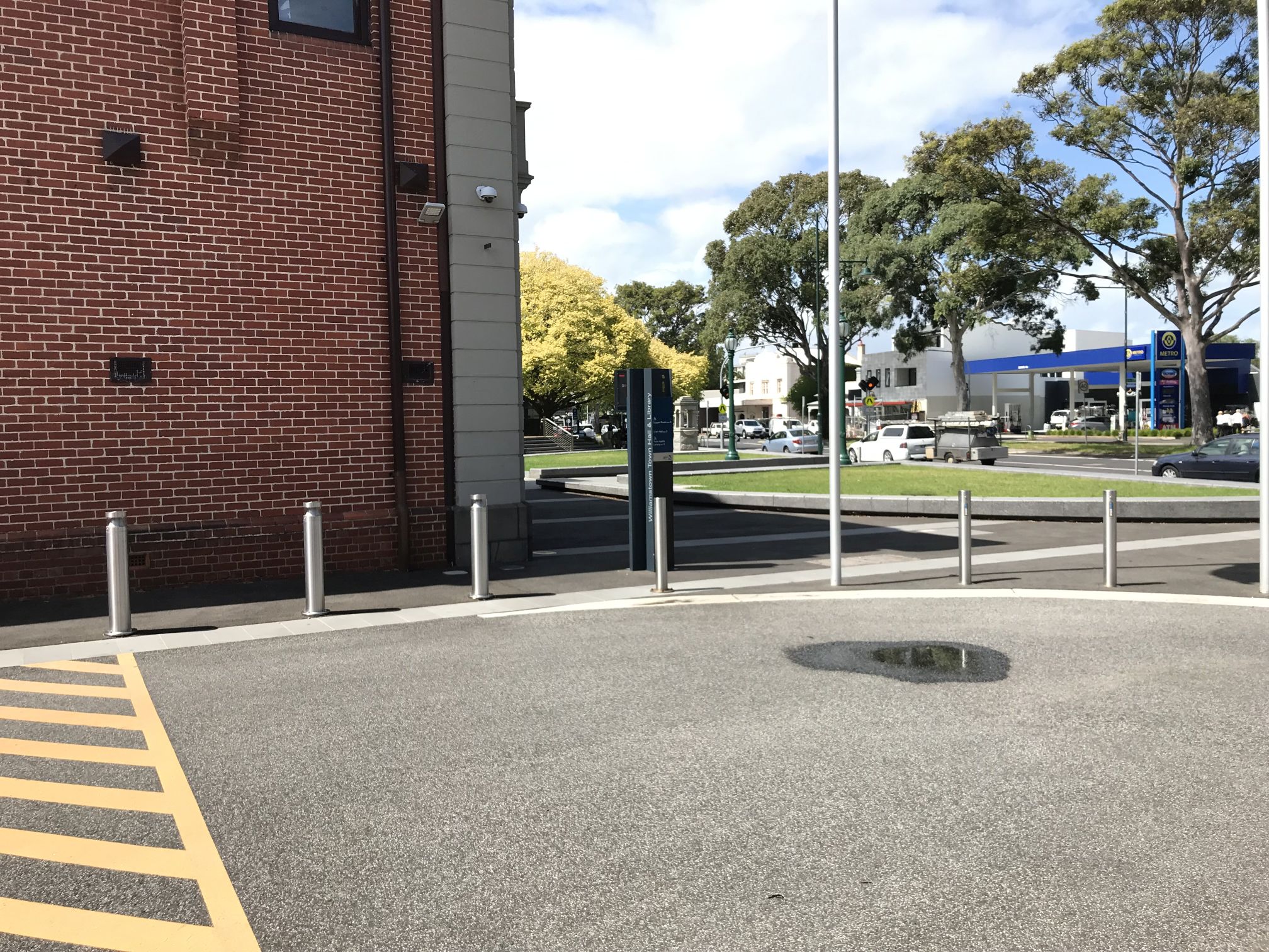 Photograph depicting approach from front carpark to the the Williamstown Town Hall & Library linkway accessible entrance